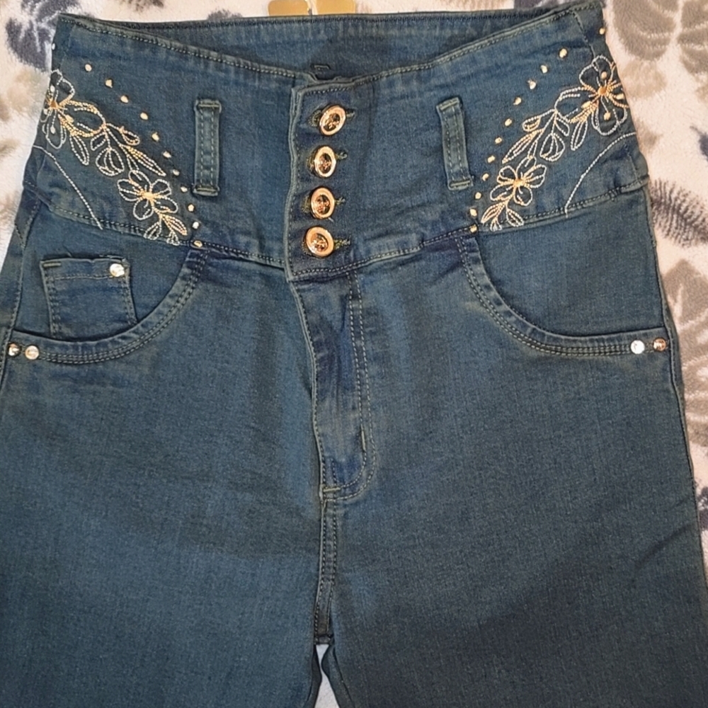 Stylish High Rise Embroidered Jeans - Picture 2 of 5